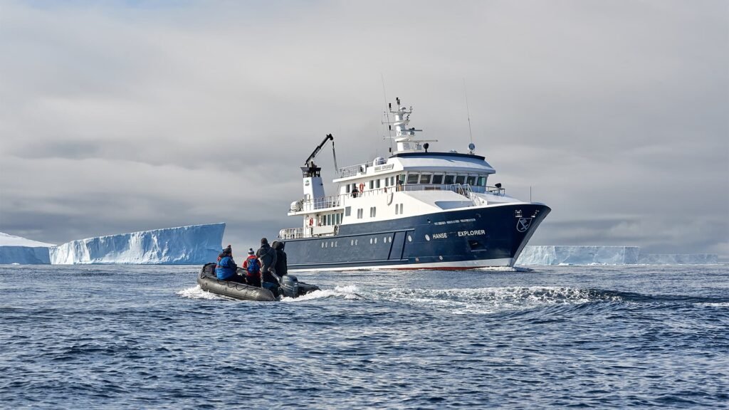 Antaractic by Adventure-ready Superyacht