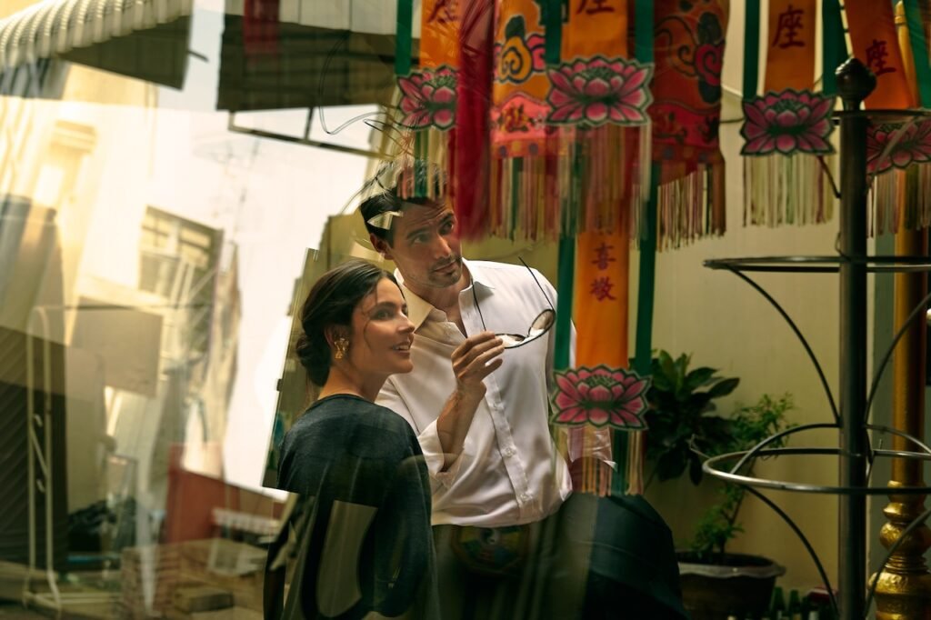 As a vibrant shopping and foodie hub, Bangkok is home to facinating markets that will appeal to every traveller's senses. Here are some of our favourites.
