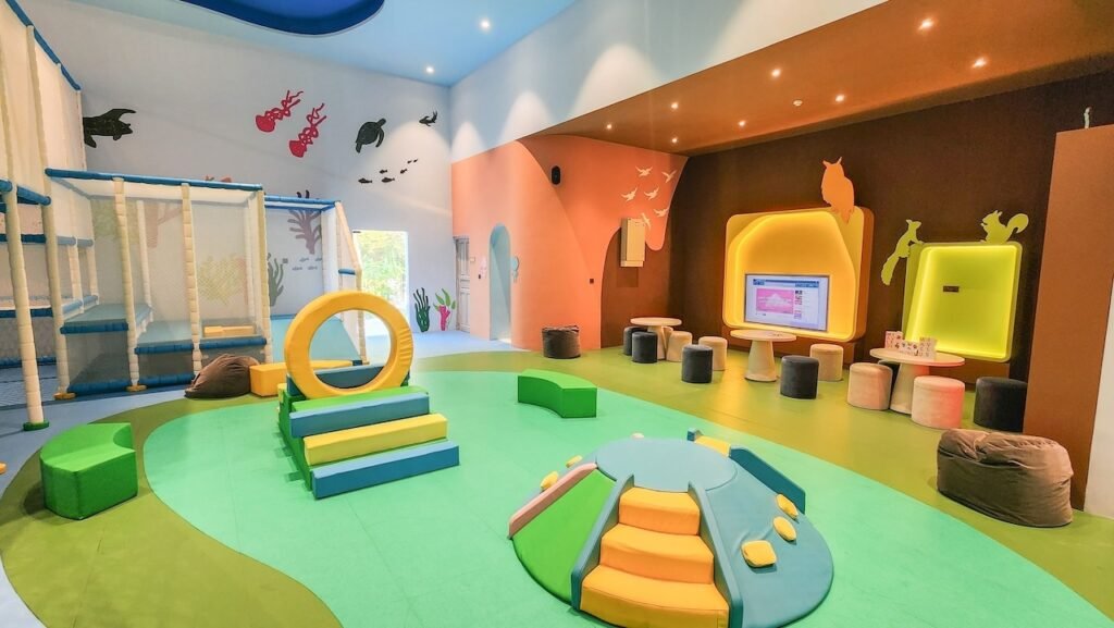 Discover The Maxies Family Club at NH Collection Maldives Reethi Resort—a vibrant new sanctuary for children aged 5–12 in the Maldives. Blending playful adventures, environmental learning through Dodo4Kids, and family-focused luxury in a UNESCO Biosphere Reserve