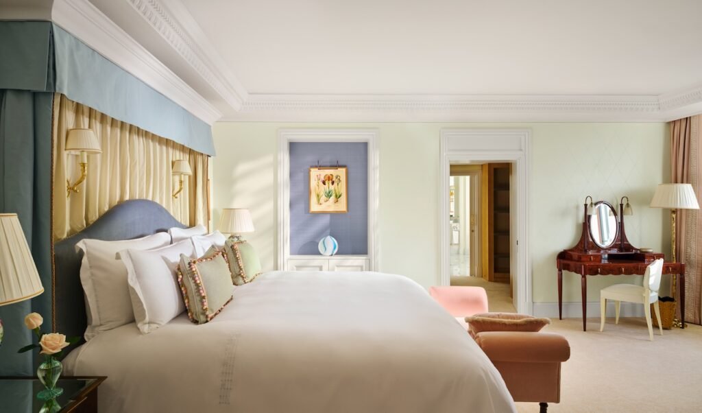 The Dorchester_Royal Suite_Bedroom_Dorchester Collection (4)
