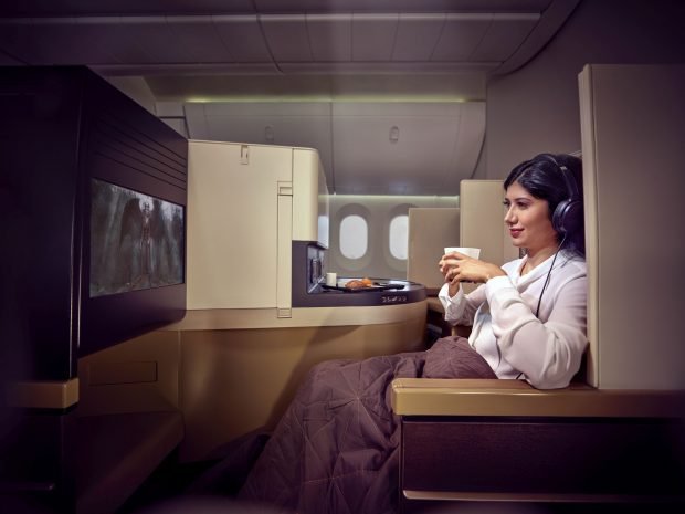 Etihad Business Class Review: Flying Hong Kong to Abu Dhabi on the Boeing 787 Dreamliner