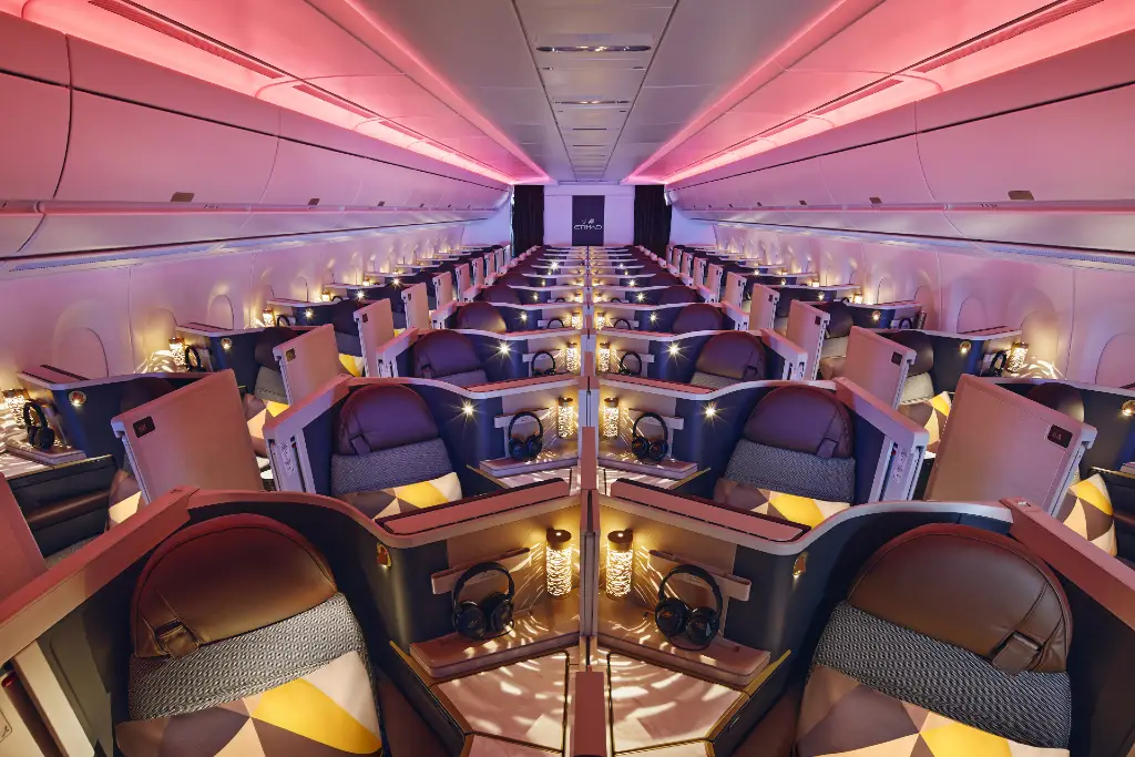 Etihad Business Class Review: Flying Hong Kong to Abu Dhabi on the Boeing 787 Dreamliner