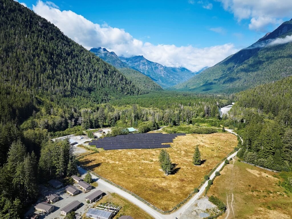 Clayoquot Wilderness Lodge Opens Its 2026 Season with Bioluminescent Kayaking and New Wilderness Experiences