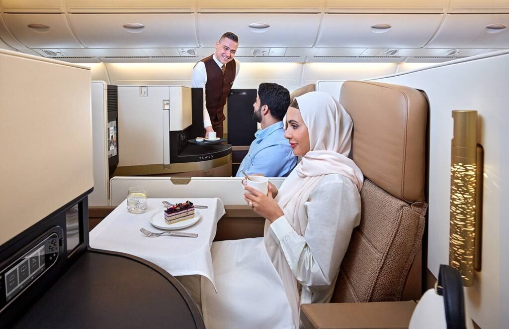 Etihad Business Class Review: Flying Hong Kong to Abu Dhabi on the Boeing 787 Dreamliner