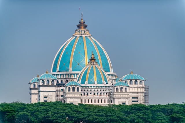To explore the Ganges as it winds through West Bengal aboard Antara Cruises' Ganges Voyager is to drift into the spiritual heart of India itself.