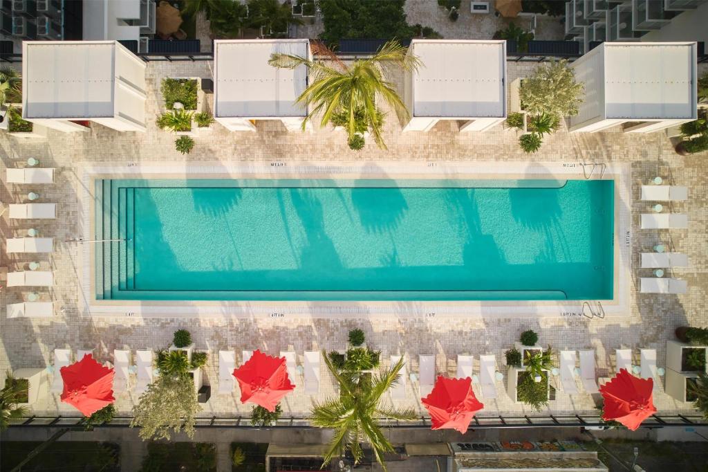 Craving a Miami weekend without the guesswork? This 48-hour itinerary blends free trolleys, iconic beaches, street art and live jazz into one easy plan.