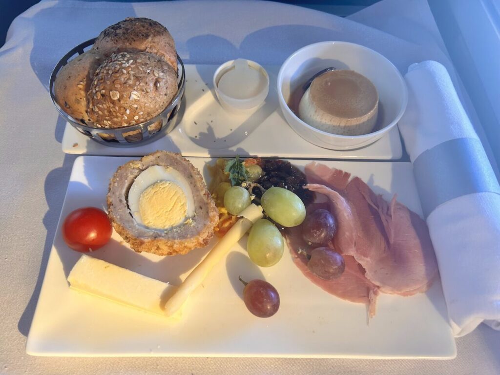 British Airways Club Suite Review | London to Hong Kong Business Class