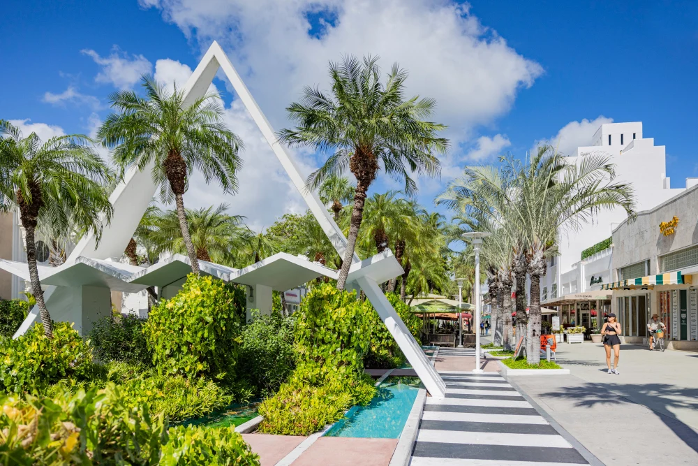 Craving a Miami weekend without the guesswork? This 48-hour itinerary blends free trolleys, iconic beaches, street art and live jazz into one easy plan.