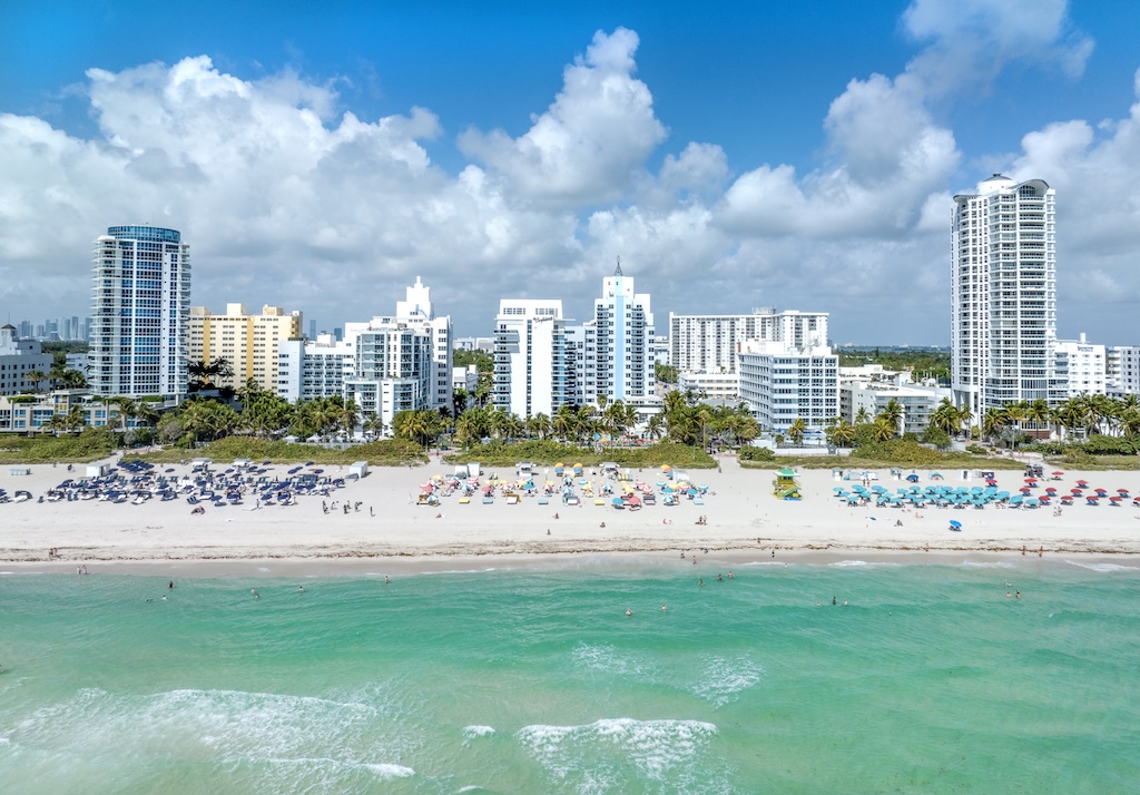 Craving a Miami weekend without the guesswork? This 48-hour itinerary blends free trolleys, iconic beaches, street art and live jazz into one easy plan.