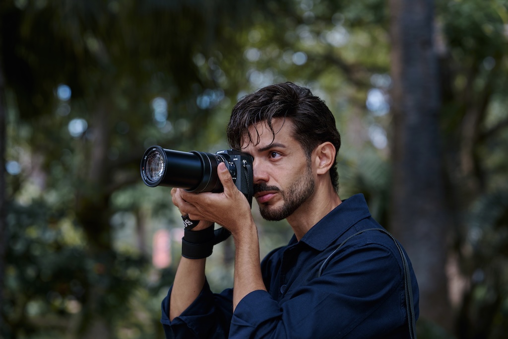 Sony Unveils RX10 V, a 25x Zoom All-in-One Camera Built for Travel and Wildlife