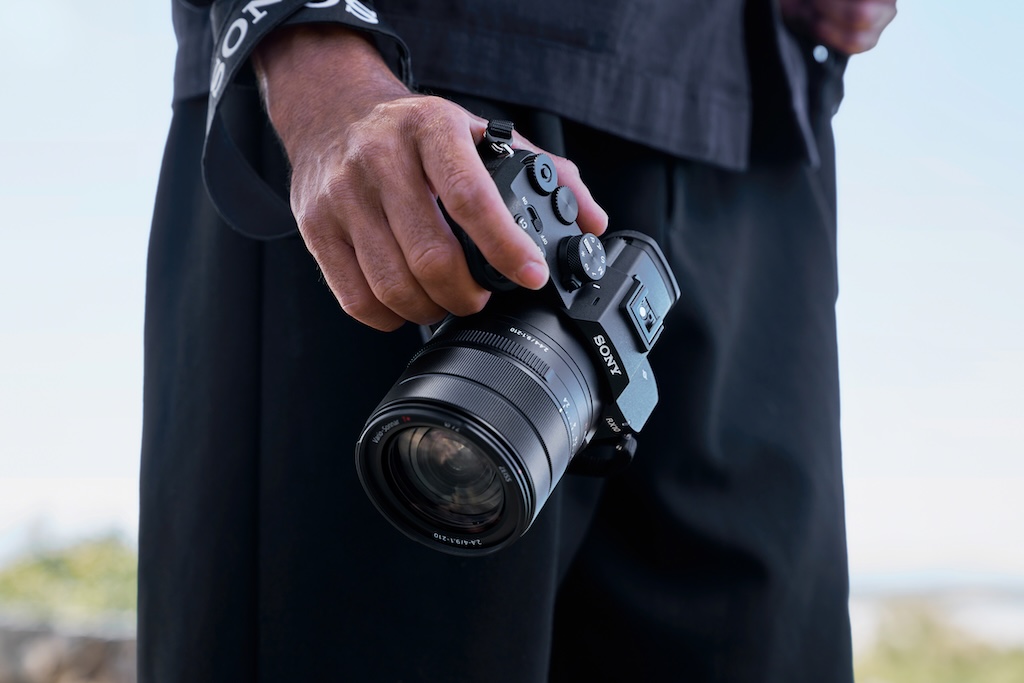 Sony Unveils RX10 V, a 25x Zoom All-in-One Camera Built for Travel and Wildlife