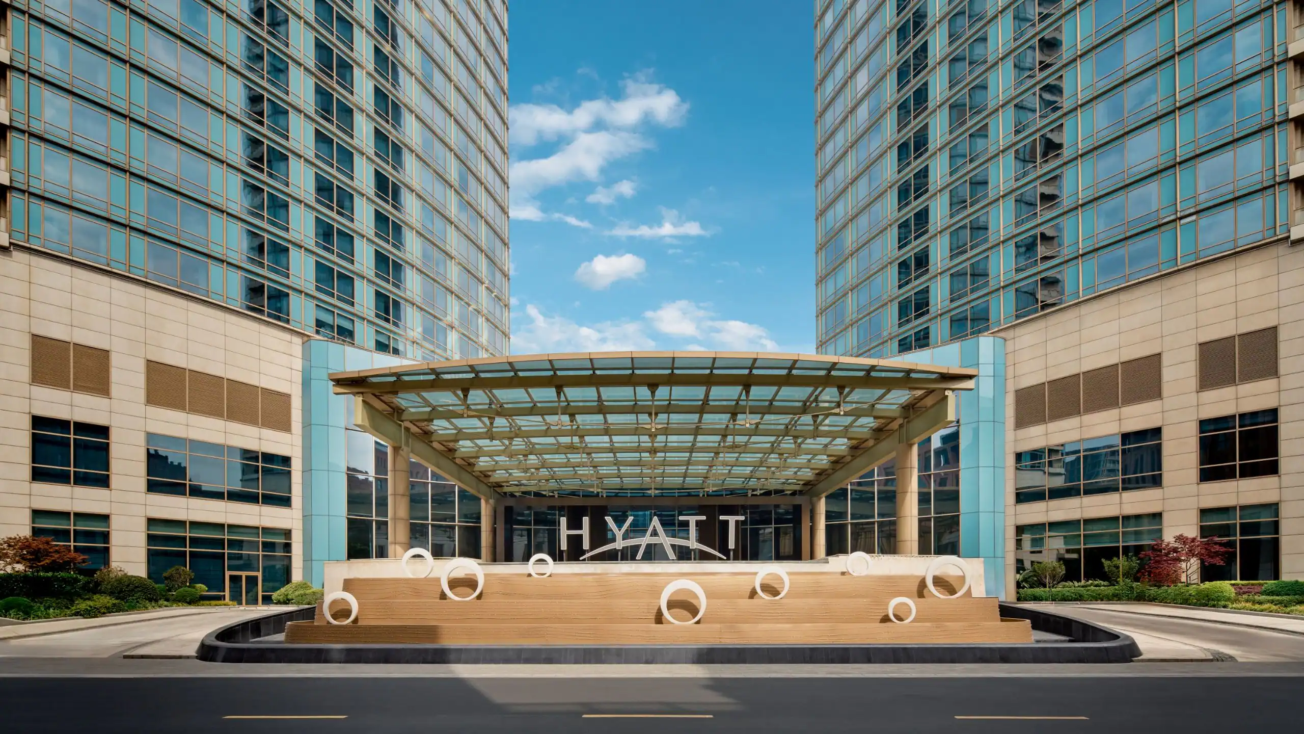 Hyatt on the Bund Shanghai Review: A Disappointing Stay in a City That Deserves Better