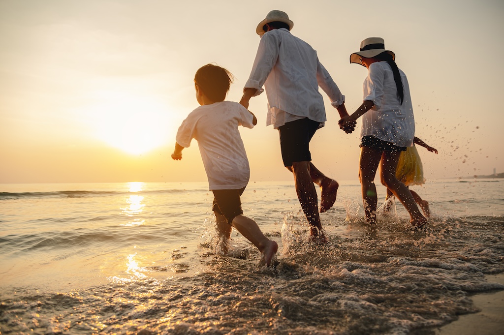 Australia is a continent, not a country in the conventional sense, and one of colour, culture, history and staggering natural diversity. Explore the nation's ever-changing landscapes with this guide to Australia's best travel regions.