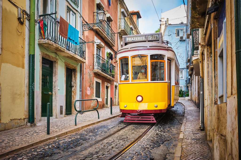 https://libertetravel.com/best-luxury-douro-river-cruise-lines-2026/