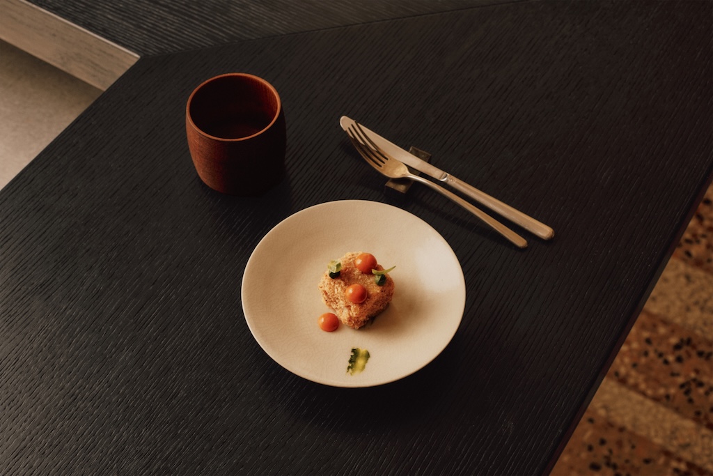 Aman Venice has launched The Palazzo Kitchen Table, a new dining experience designed to celebrate the seasonal excellence of the Veneto region. 