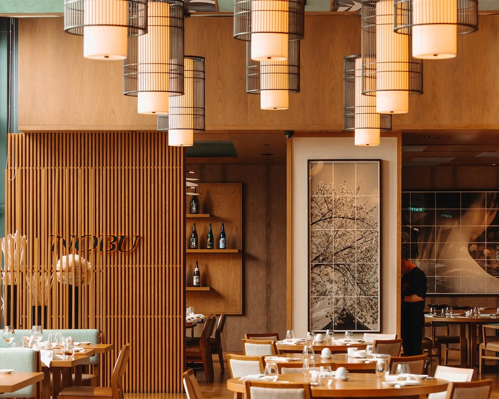 Four Seasons Hotel Singapore has launched a Three-Bedroom Premier Suite of 180 square metres, with a private entrance, designed for families and groups travelling together.
