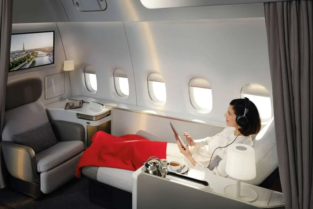 Singapore Airlines has taken back the crown at the 2026 Skytrax World Airline Awards, with Qatar Airways slipping to second and Cathay Pacific holding third.
