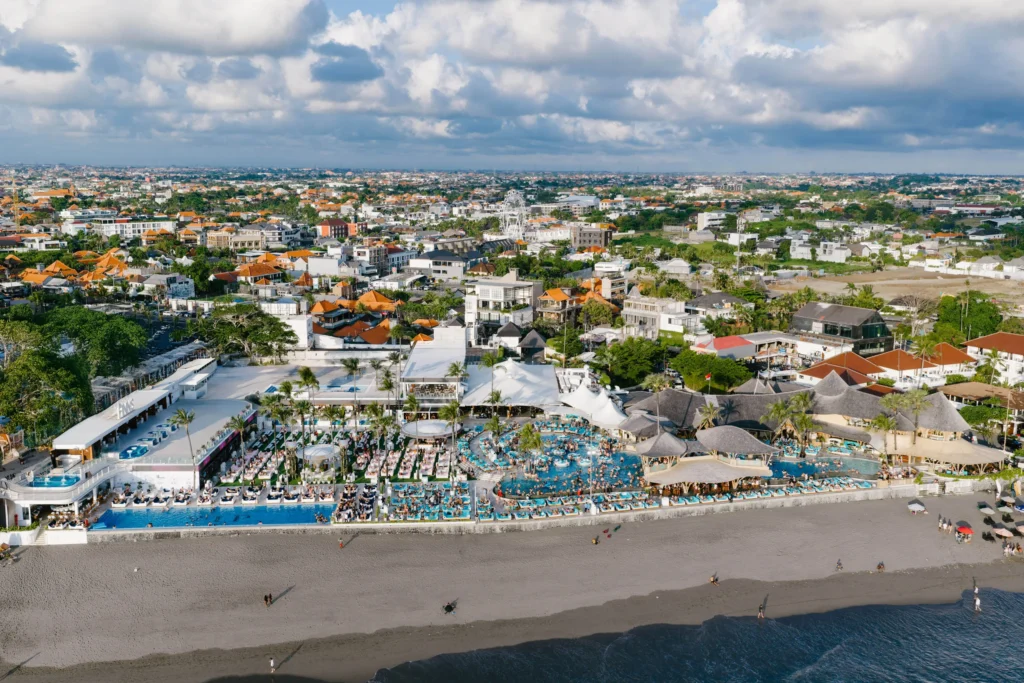 TUI's first Indonesian hotel pairs a rooftop infinity pool, spacious villas and a walkable Canggu address. Here's why TUI BLUE Berawa should be your first stop on the island.