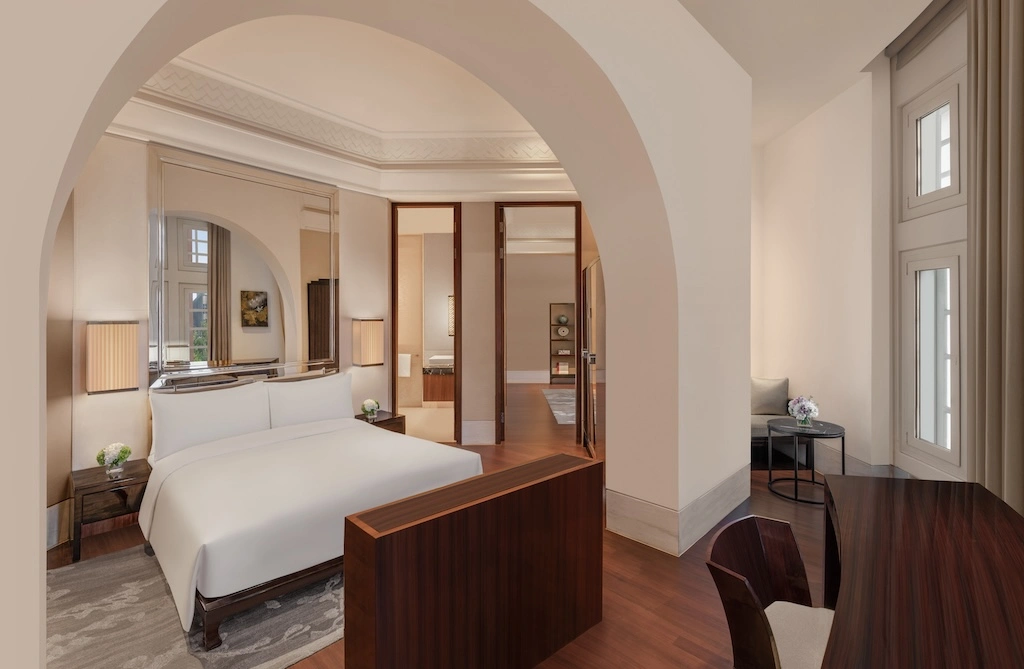 Two restored landmarks, one intimate luxury hotel: The Capitol Kempinski Singapore pairs colonial grandeur with boutique calm in the heart of the Civic District.