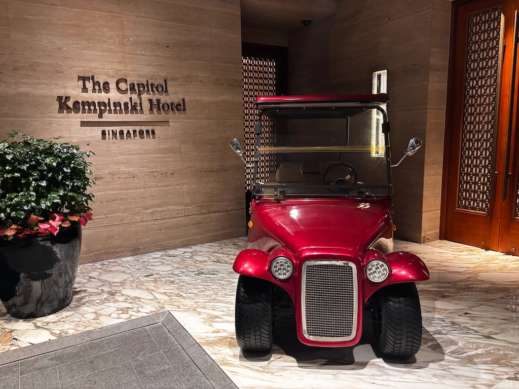 Two restored landmarks, one intimate luxury hotel: The Capitol Kempinski Singapore pairs colonial grandeur with boutique calm in the heart of the Civic District.