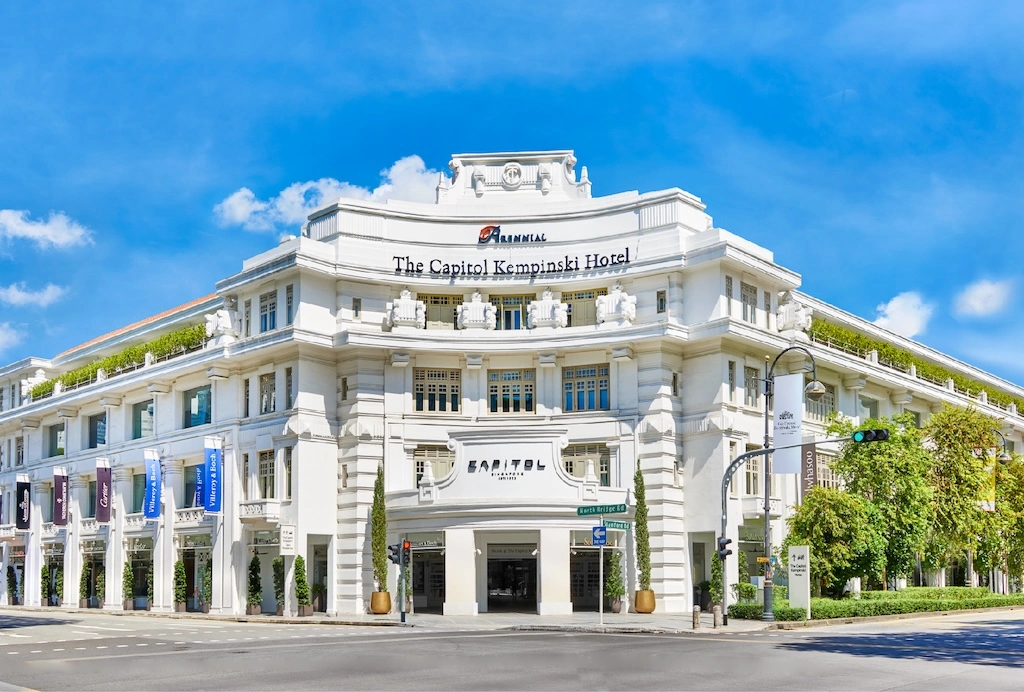 Two restored landmarks, one intimate luxury hotel: The Capitol Kempinski Singapore pairs colonial grandeur with boutique calm in the heart of the Civic District.