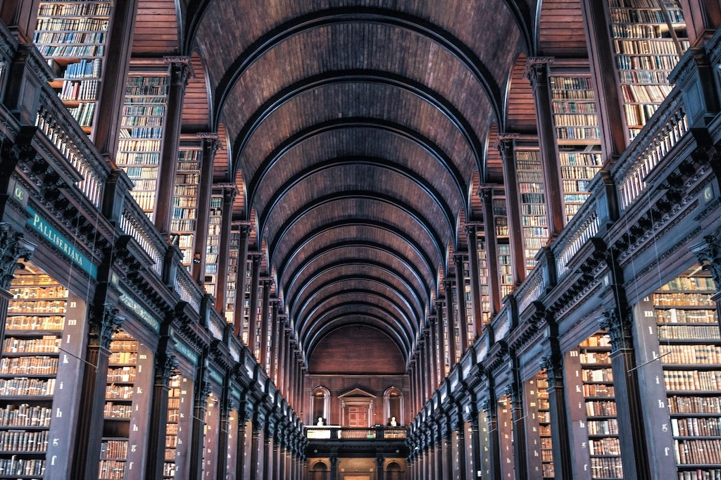 Spend 48 hours in Dublin the luxurious way, from Georgian townhouse hotels and the Book of Kells to Michelin-starred tasting menus and Phoenix Park’s deer.