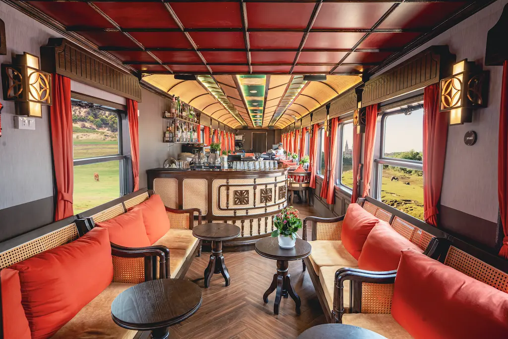 Bar carriage aboard SJourney