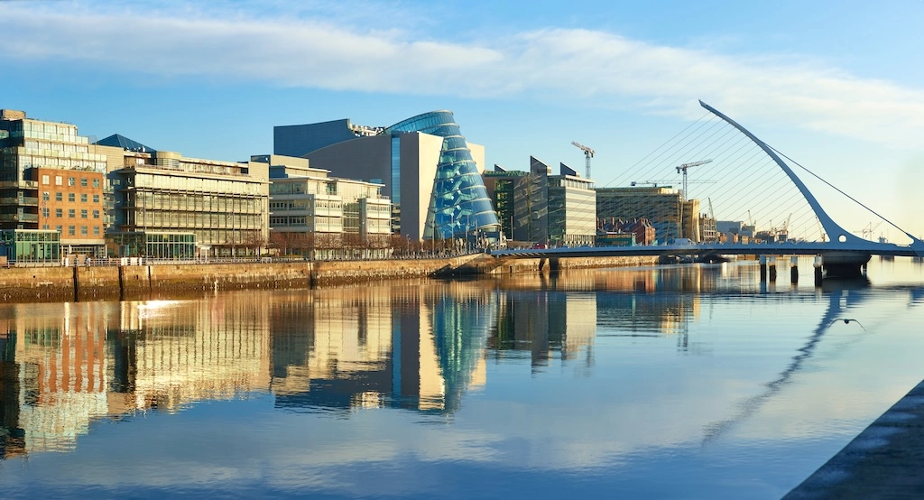 Spend 48 hours in Dublin the luxurious way, from Georgian townhouse hotels and the Book of Kells to Michelin-starred tasting menus and Phoenix Park’s deer.