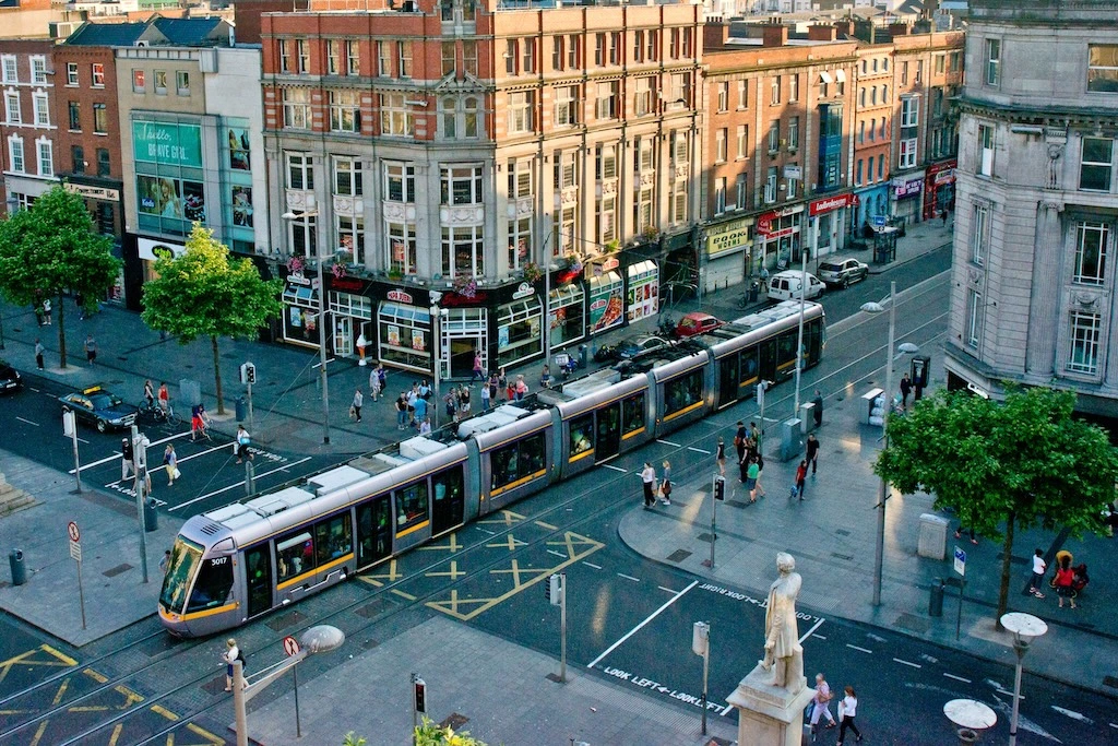 Spend 48 hours in Dublin the luxurious way, from Georgian townhouse hotels and the Book of Kells to Michelin-starred tasting menus and Phoenix Park’s deer.
